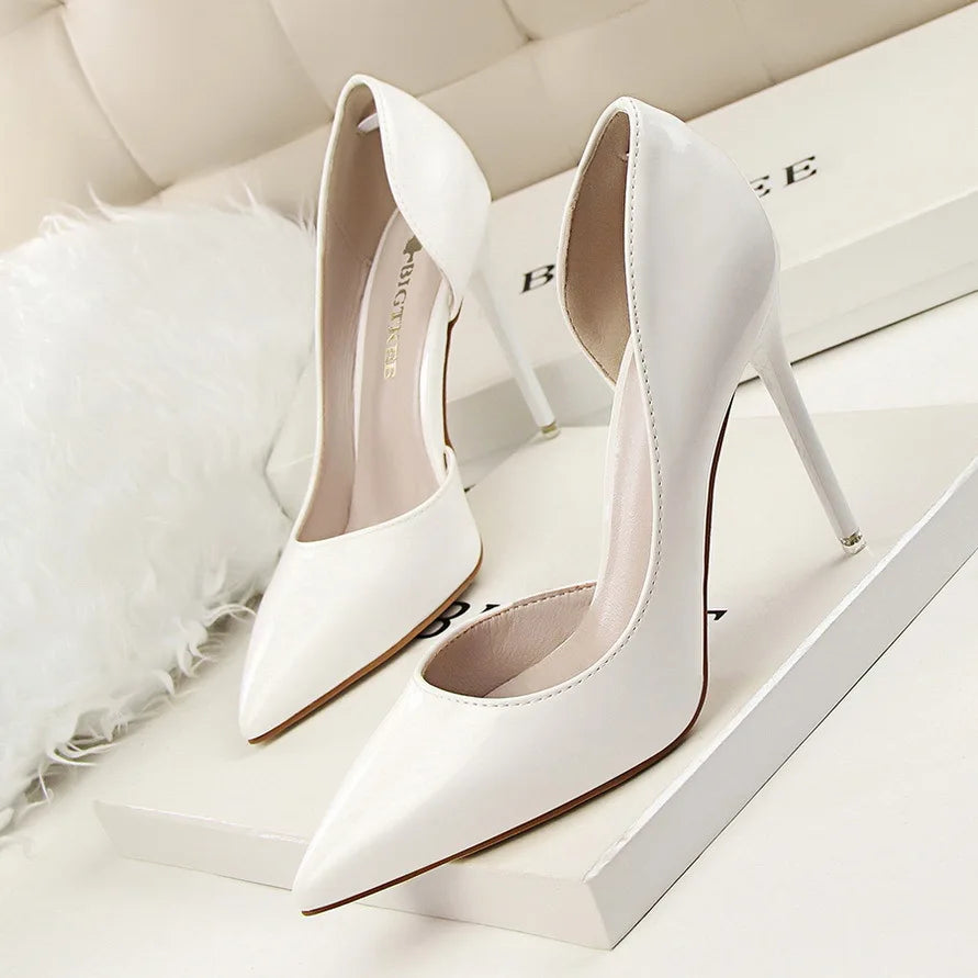 Zapatos BIGTREE para mujer: stilettos de moda en charol con punta afilada y tacón alto; ideales para el trabajo o fiestas, con diseño sexy de aberturas laterales.
