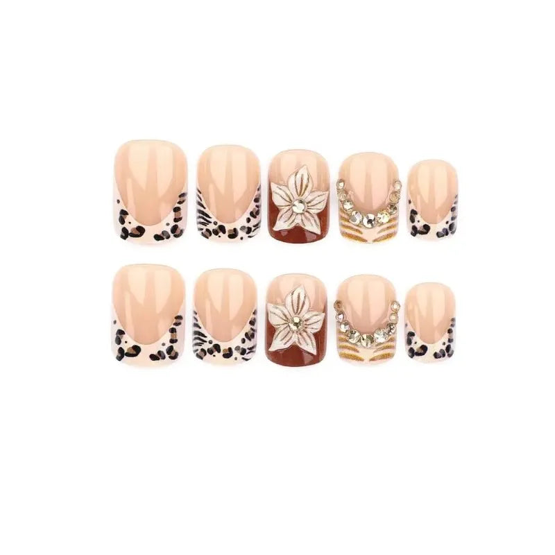 Set de 24 uñas postizas cuadradas cortas estilo francés con estampado de leopardo, flores y diseño de diamantes (estilo "Spicy Girl")