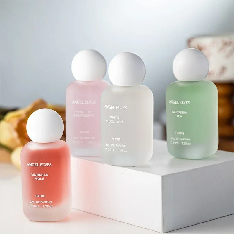 Perfume de lujo para mujer "First Love": fragancia encantadora y duradera con notas de fresa, gardenia y té; un spray corporal floral, fresco y ligero.