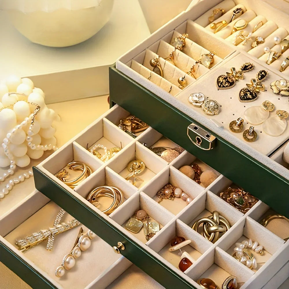 1 caja para guardar joyas (collares y pendientes); opción ideal para regalo.