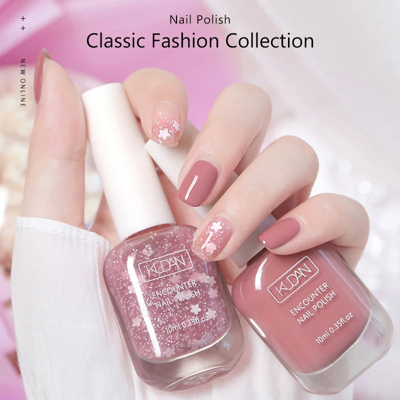 Esmalte de uñas de 10 ml a base de agua, de secado rápido y larga duración; fórmula saludable con efecto iluminador; no requiere lámpara de secado.