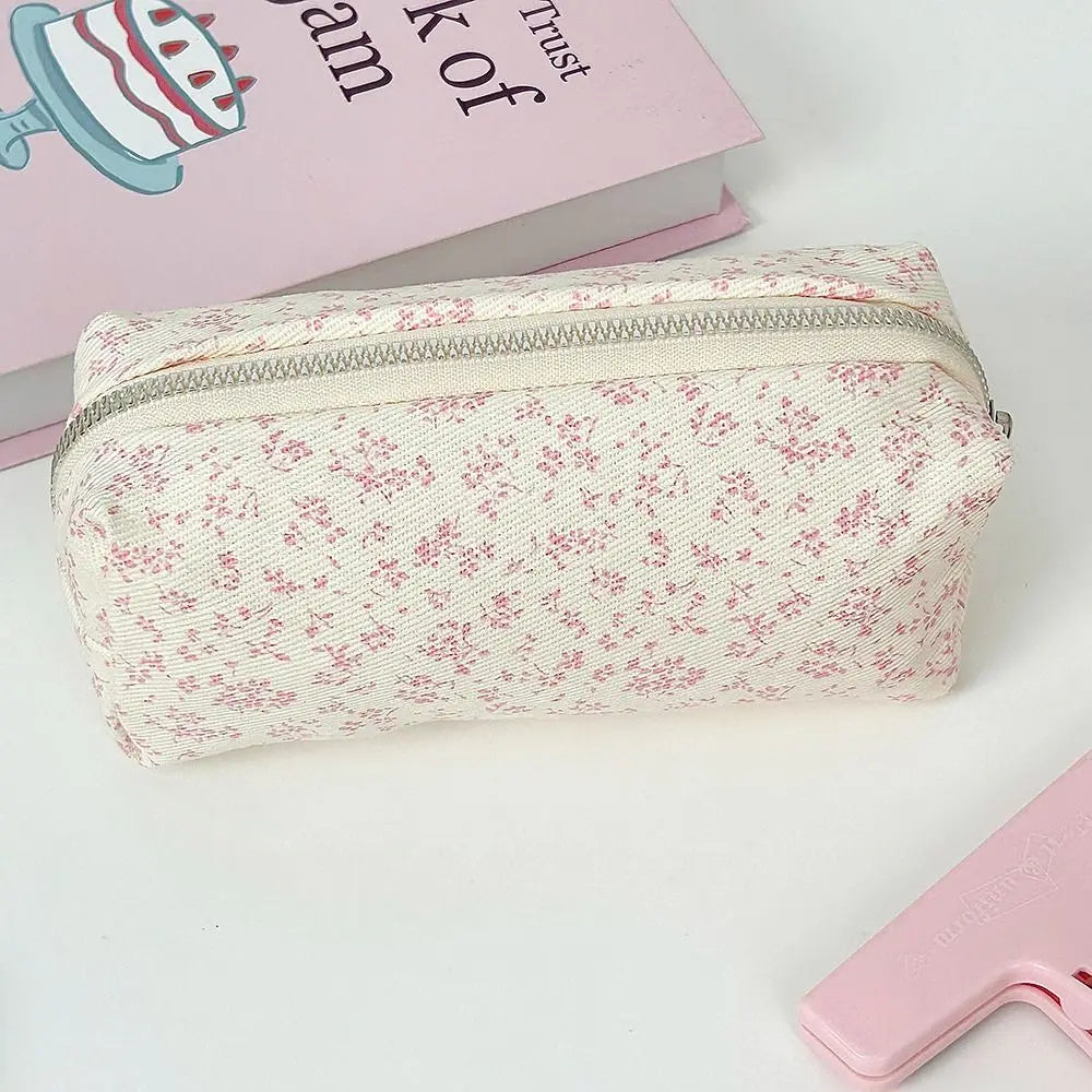 Estuche para lápices de gran capacidad con diseño floral fresco; bolsa multifuncional para guardar artículos de papelería y material escolar.