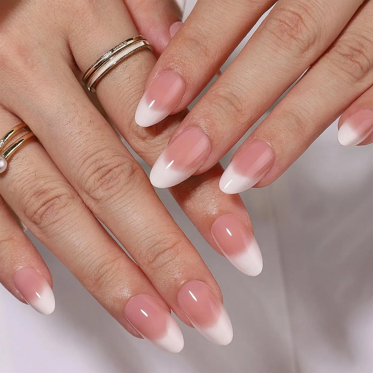 24 piezas de uñas postizas almendradas de tamaño mediano con diseños de lazo rosa, uñas acrílicas brillantes para pegar, ideales para mujeres y niñas.