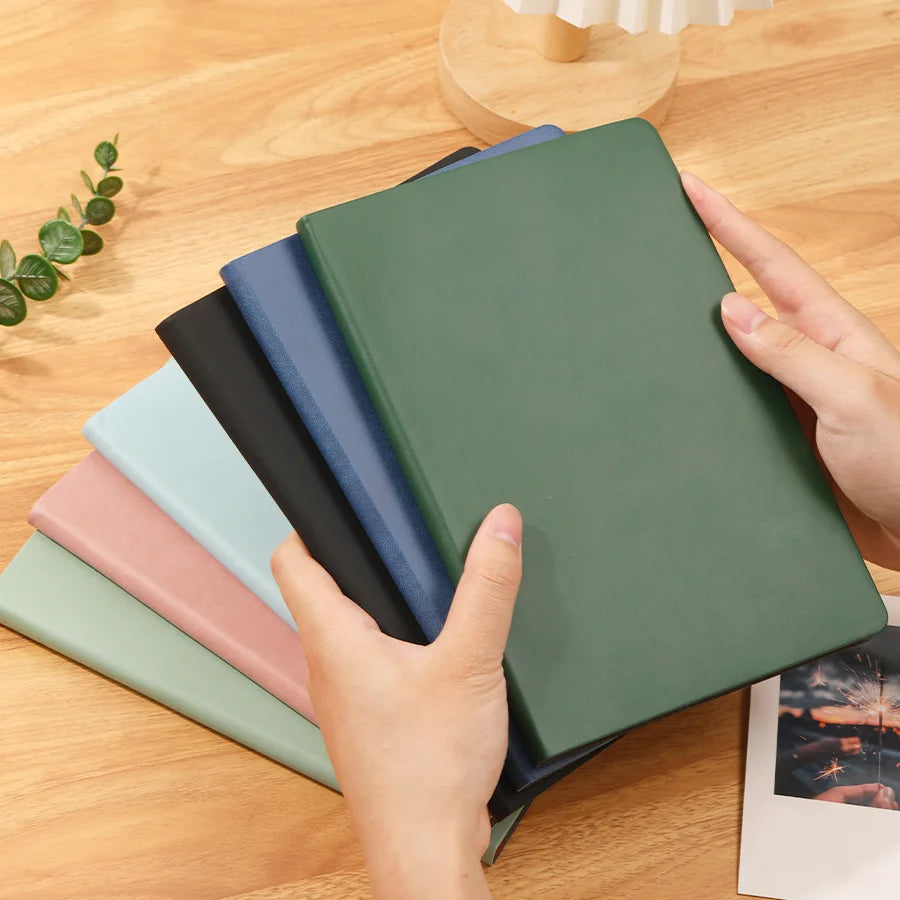 Cuaderno de cuero suave A5, 120 páginas, papelería de oficina, cubierta impermeable, tacto cómodo, venta caliente