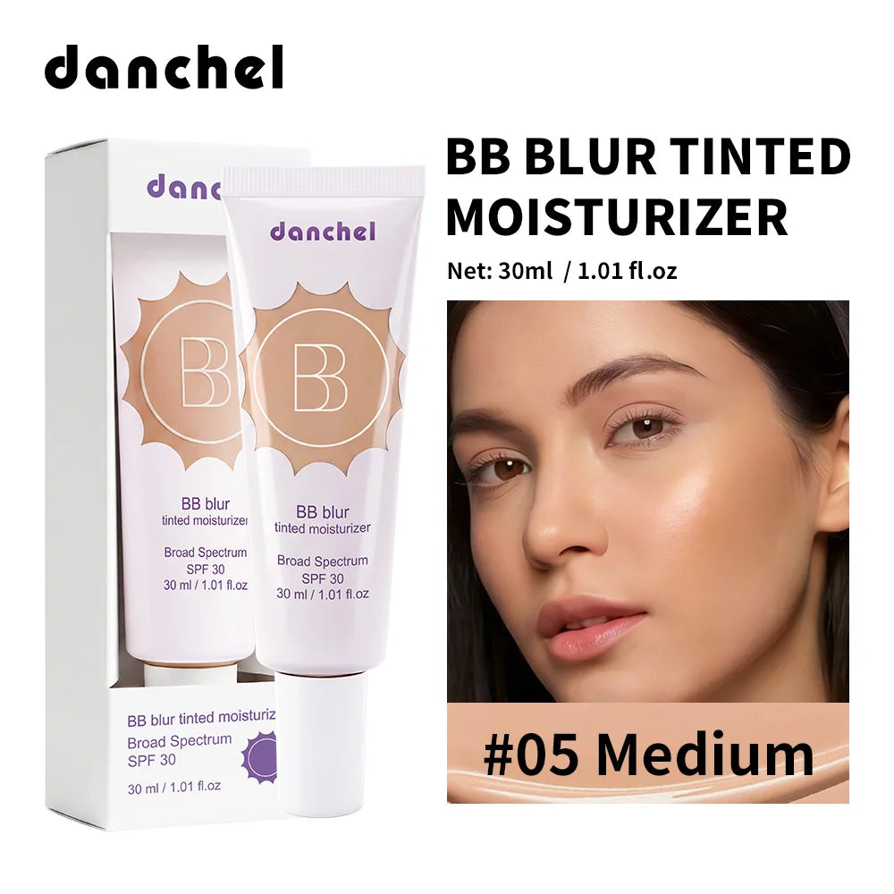 Crema hidratante con color, cobertura media, tono uniforme, protección solar ligera y maquillaje facial.