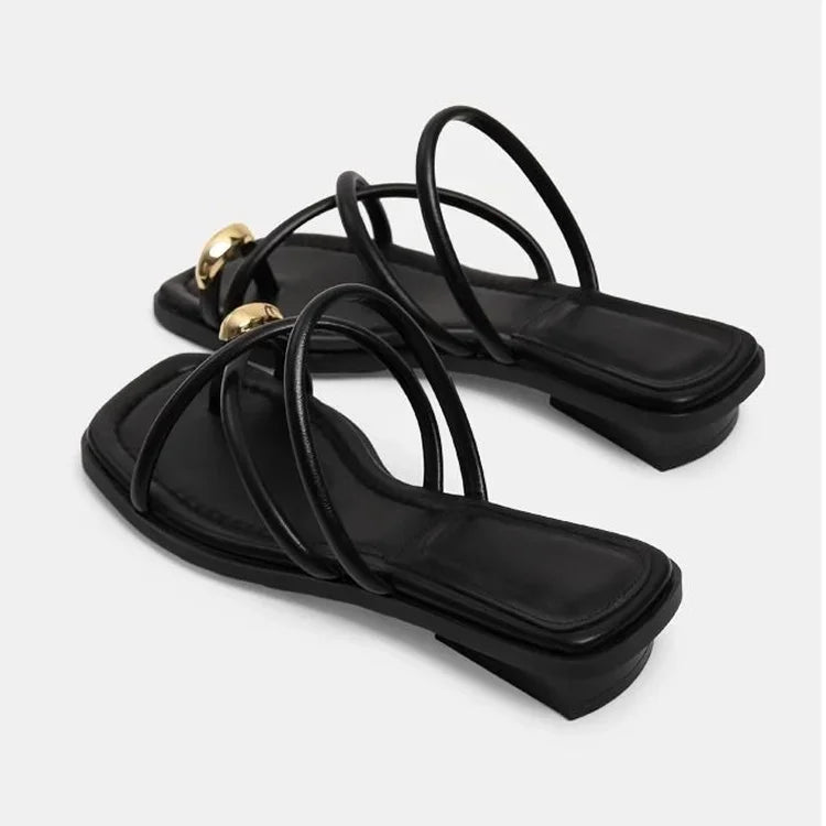Sandalias tipo pala para mujer con tiras cruzadas y trabilla para el dedo; calzado de playa cómodo y ligero con diseño casual en color liso para el verano.