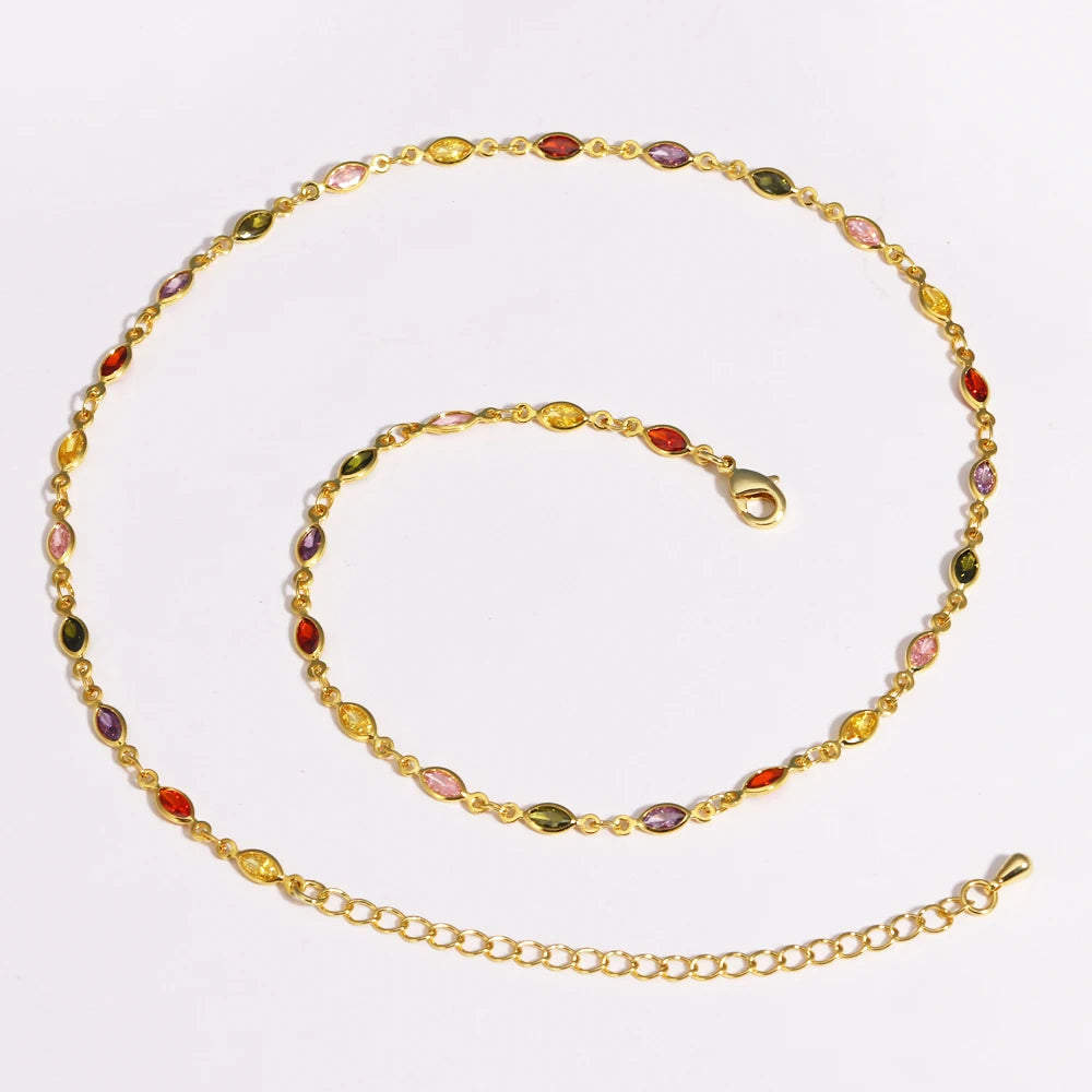 Gargantilla estilo hip hop para mujer: cadena tipo tenis con circonitas cúbicas multicolor (efecto arcoíris), acabado en tono dorado y alta calidad.