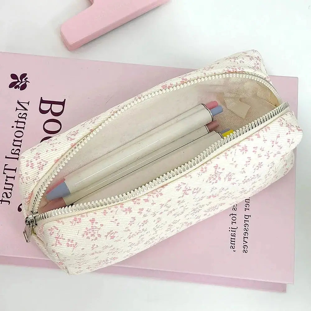 Estuche para lápices de gran capacidad con diseño floral fresco; bolsa multifuncional para guardar artículos de papelería y material escolar.
