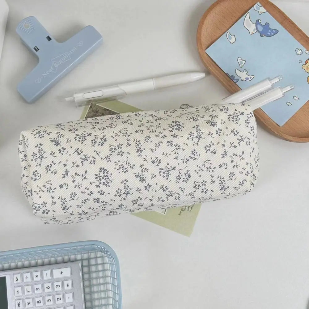 Estuche para lápices de gran capacidad con diseño floral fresco; bolsa multifuncional para guardar artículos de papelería y material escolar.