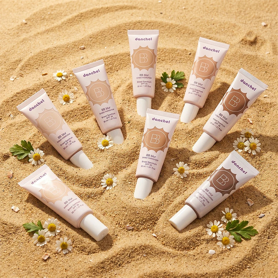 Crema hidratante con color, cobertura media, tono uniforme, protección solar ligera y maquillaje facial.