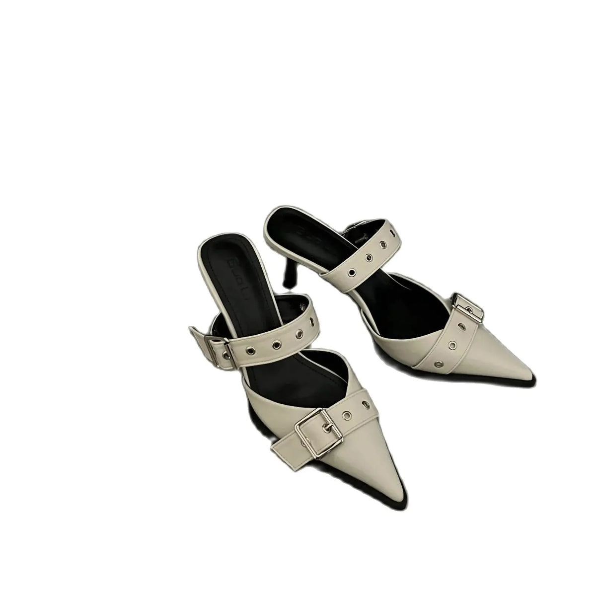 Nuevas sandalias de verano con punta y tacón fino; diseño tipo zapato cerrado en la puntera y abierto en el talón, en color plateado.