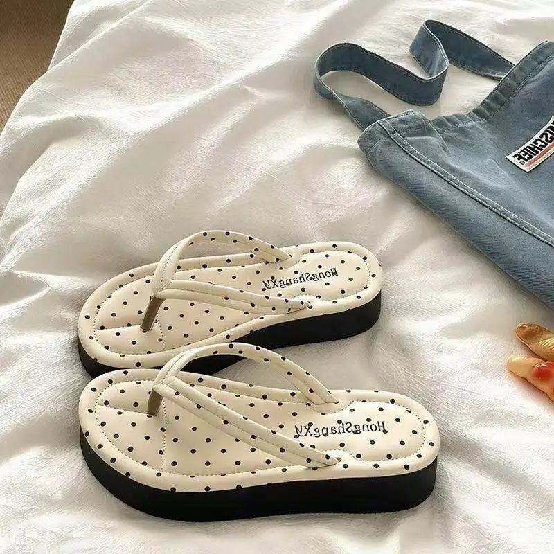 Sandalias y chanclas de verano Hello Kitty: modelo versátil, cómodo y de estilo tendencia (estilo "Ins"), ideal para la playa