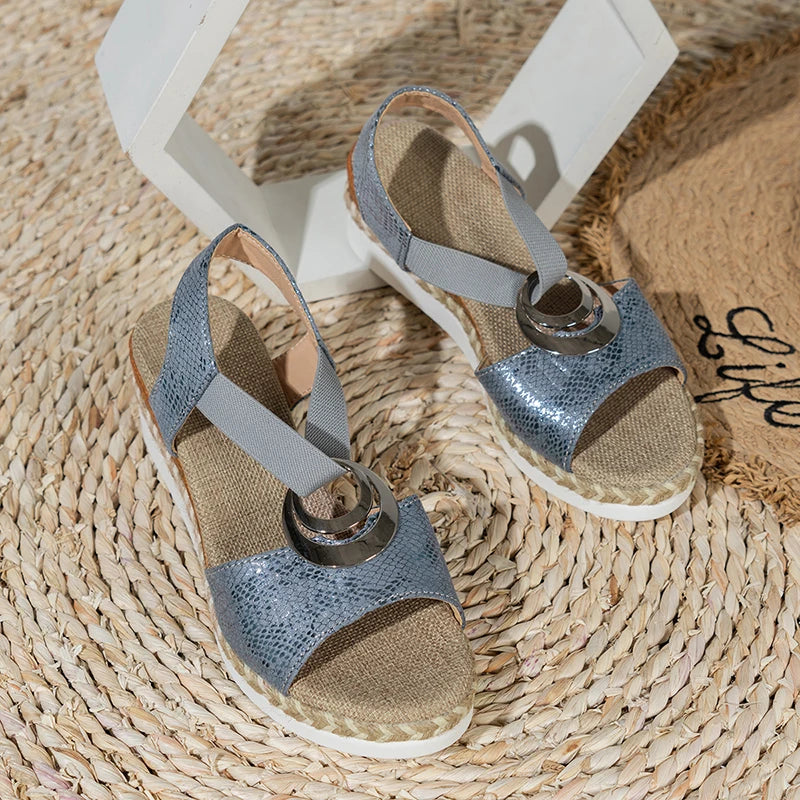 Sandalias de plataforma con estampado de serpiente para mujer : cuñas con detalle metálico, estilo gladiador, tacón medio, cómodas y casuales.