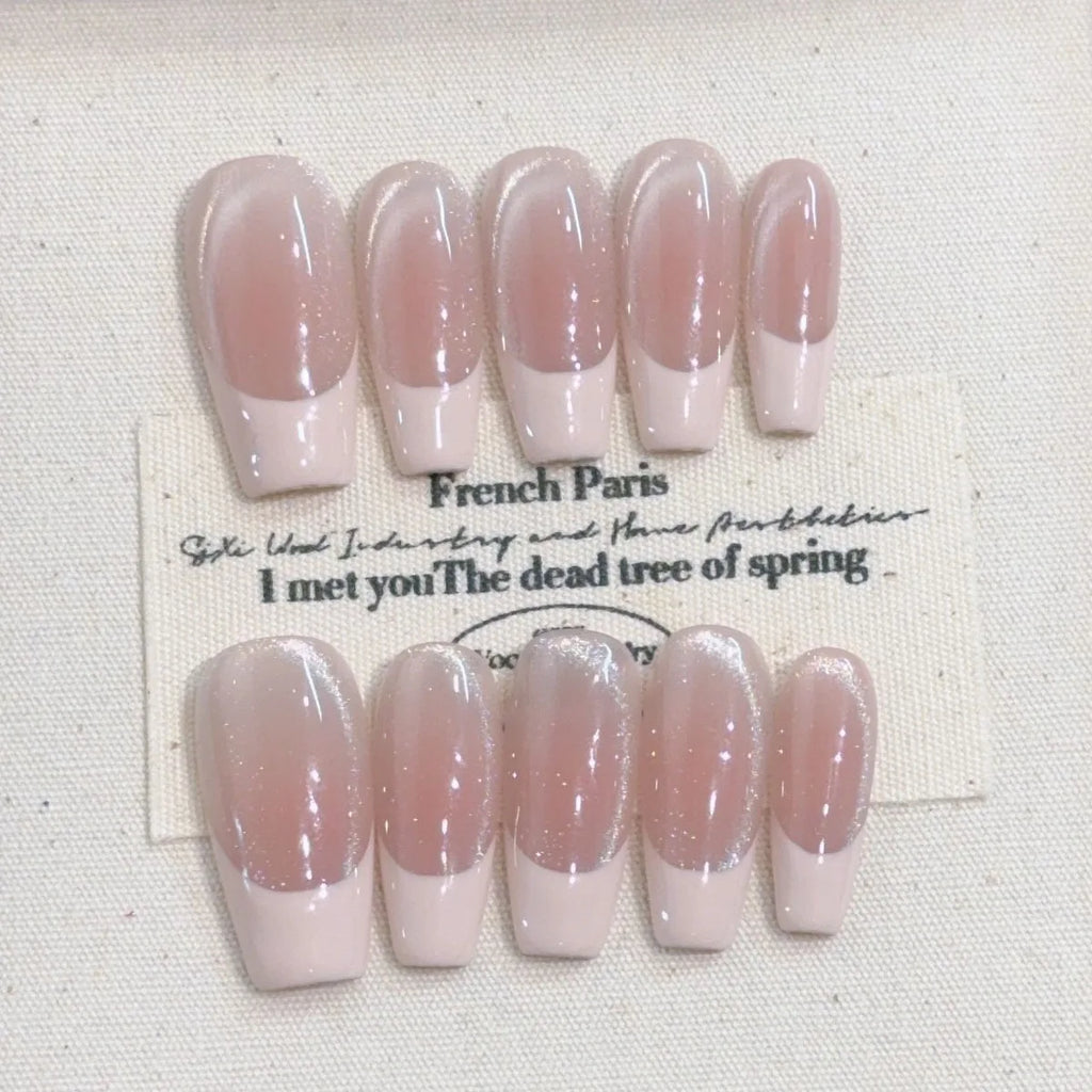 10 piezas de uñas postizas hechas a mano (estilo *press-on*) de longitud media; diseño francés con borde rosa escalonado y efecto ojo de gato brillante; cobertura total para mujeres y chicas.