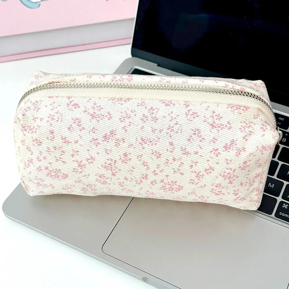 Estuche para lápices de gran capacidad con diseño floral fresco; bolsa multifuncional para guardar artículos de papelería y material escolar.