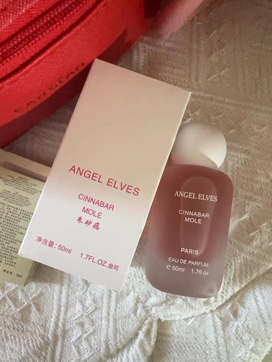 Perfume de lujo para mujer "First Love": fragancia encantadora y duradera con notas de fresa, gardenia y té; un spray corporal floral, fresco y ligero.