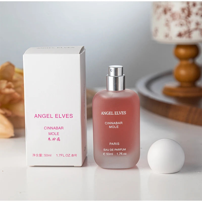 Perfume de lujo para mujer "First Love": fragancia encantadora y duradera con notas de fresa, gardenia y té; un spray corporal floral, fresco y ligero.