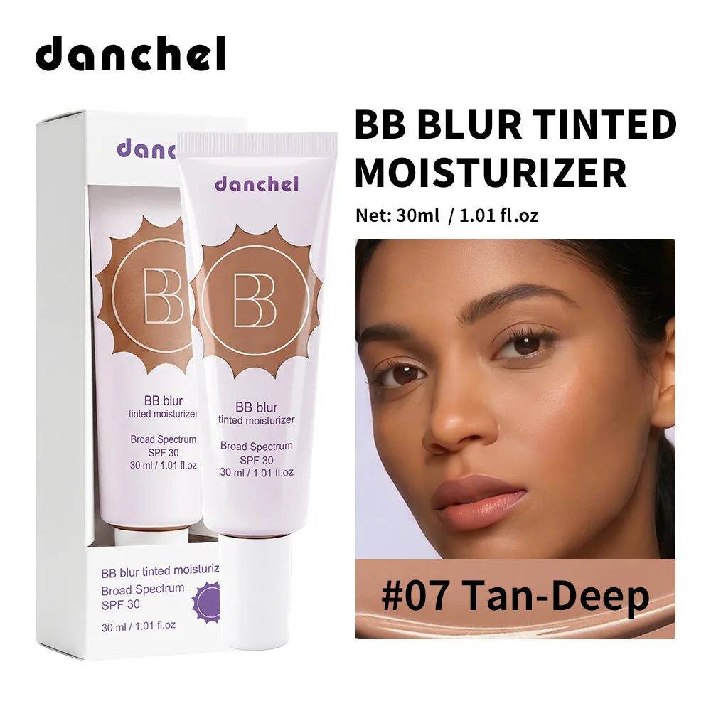 Crema hidratante con color, cobertura media, tono uniforme, protección solar ligera y maquillaje facial.