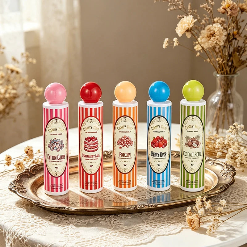 Perfume árabe Dubai Gourmand (168 ml): fragancia fresca y duradera para mujer con notas de coco, pastel de fresa, algodón de azúcar y frutas; formato en spray portátil.