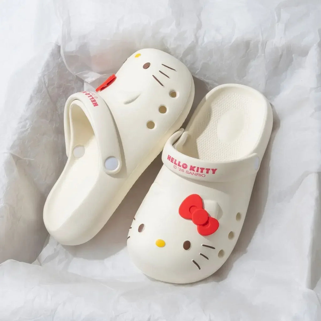 Zapatillas de plataforma antideslizantes y transpirables Hello Kitty para mujer: diseño ligero, cerrado y calado; calzado multifuncional para playa y casa.