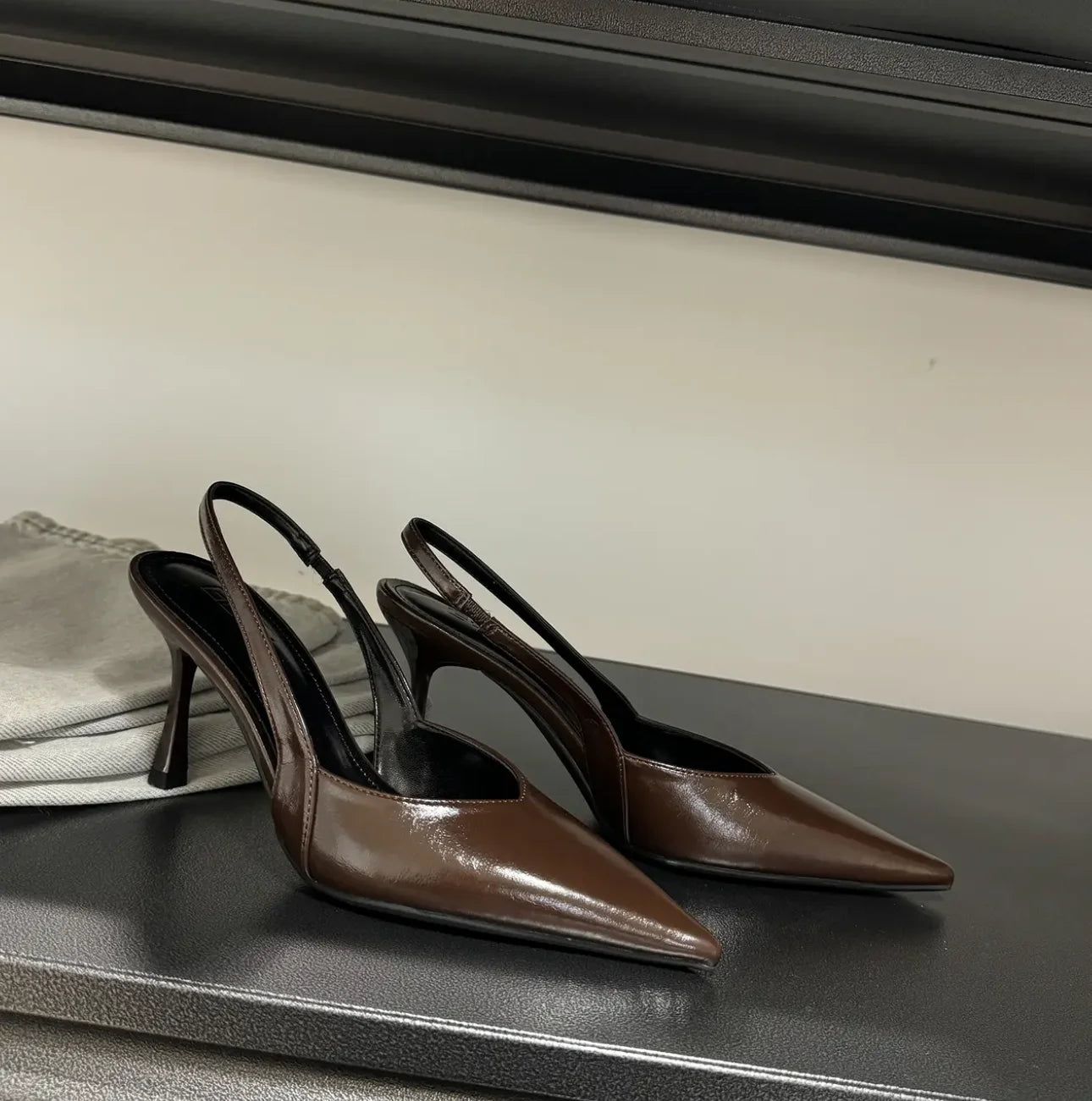 Nuevas sandalias de tacón alto para mujer, estilo *slip-on*, con punta en punta y diseño elegante y sexy; ideales para la oficina y el entorno profesional.