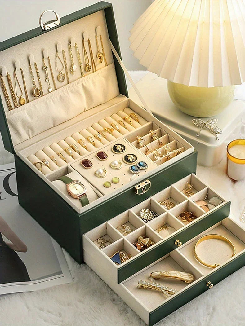 1 caja para guardar joyas (collares y pendientes); opción ideal para regalo.