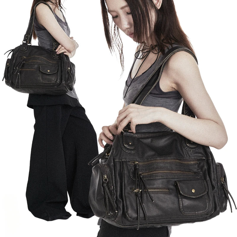 Bolso de hombro, tendencia retro Y2K, de gran capacidad y acabado lavado con efecto desgastado.