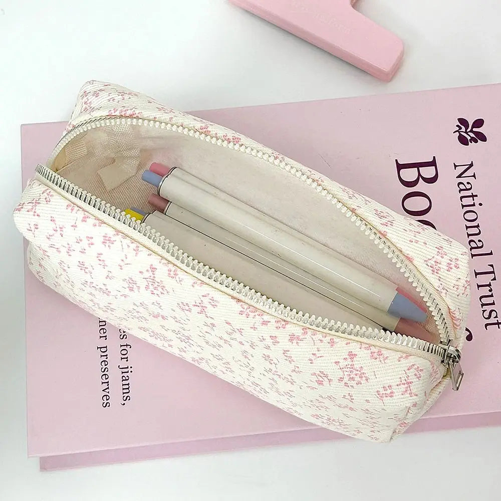 Estuche para lápices de gran capacidad con diseño floral fresco; bolsa multifuncional para guardar artículos de papelería y material escolar.
